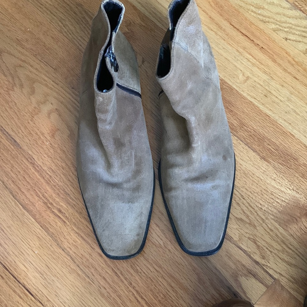 Great condition, tan/ brown suede boot shoes
